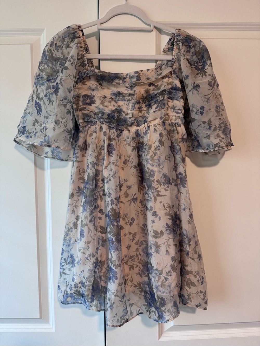Abercrombie & Fitch Blue and Cream Floral Mini Dress